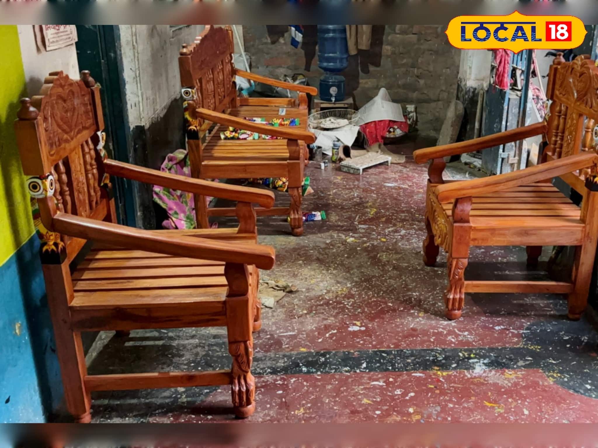 ব্যবসায় সামান্য বদল, হু-হু করে আয় বাড়ছে শিল্পীদের! পুতুলগ্রামে মিলছে কাঠের আসবাবও