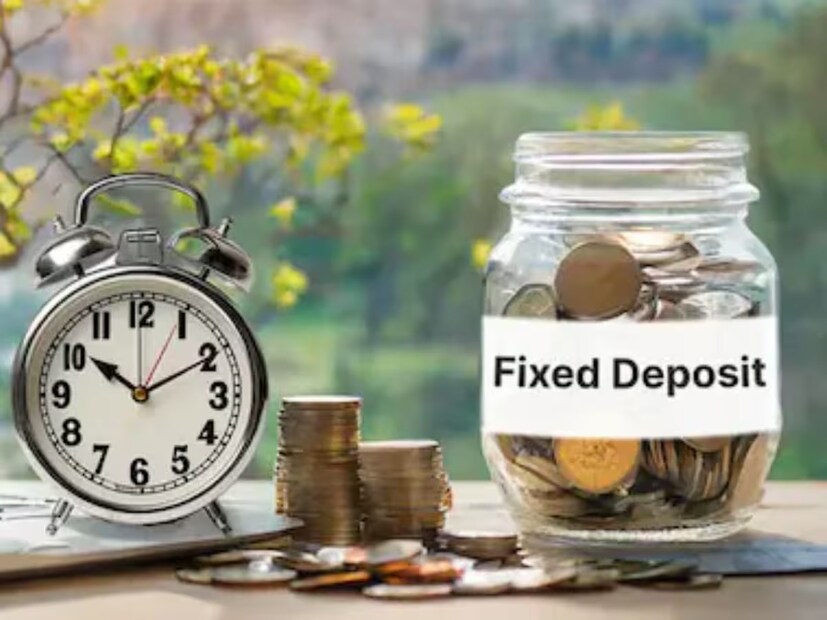 ব্যাঙ্ক অফ বরোদা FD-এর হার: ব্যাঙ্ক অফ বরোদা বর্তমানে সাধারণ জনগণের জন্য বার্ষিক প্রায় ৩.৫০% থেকে ৬.৬০% এবং সিনিয়র সিটিজেনদের জন্য ৪.০০% থেকে ৭.১০% পর্যন্ত FD-এর হার অফার করে, যা মেয়াদের উপর নির্ভর করে। একটি আদর্শ এক বছরের আমানতের জন্য নিয়মিত বিনিয়োগকারীদের জন্য এই হার ৬.২৫% এবং সিনিয়র সিটিজেনদের জন্য ৬.৭৫%।