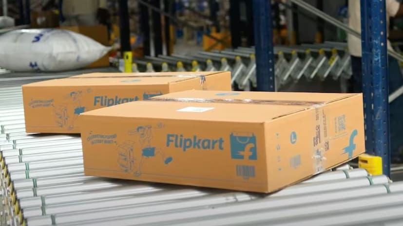 ৪. ইলেকট্রনিক্স এবং আনুষঙ্গিক: সব সময়ের মতোই স্মার্টওয়াচ, পাওয়ার ব্যাঙ্ক, ইয়ারফোন এবং অডিও ডিভাইসগুলি সবচেয়ে বেশি ছাড়ে পাওয়া যাবে। সুপারকয়েন এবং ডিসকাউন্ট পাসগুলিও বিভিন্ন বিভাগে রিডিম করা যেতে পারে।