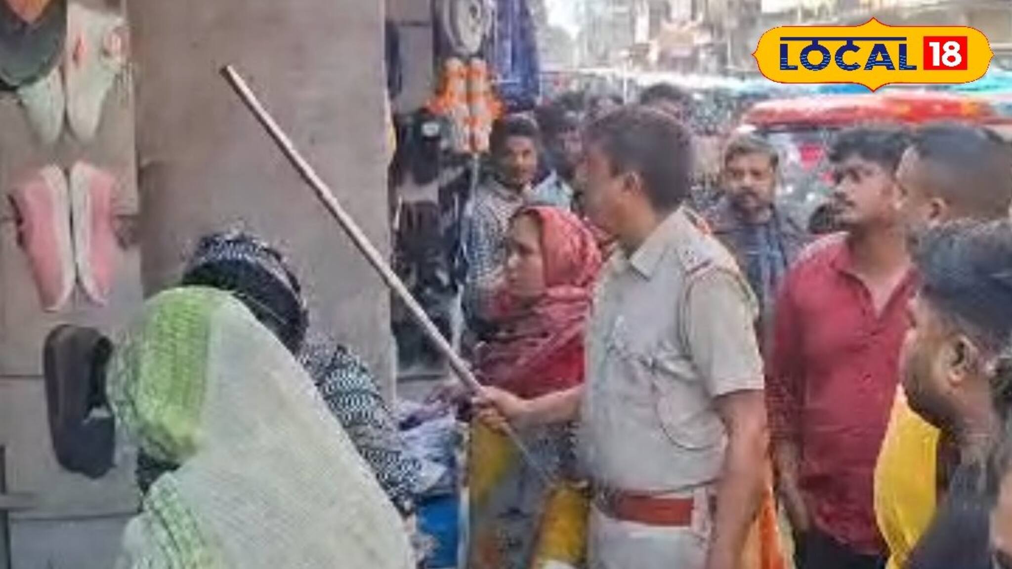 ফুটপাথ ব্যবসায়ীদের বাড়বাড়ন্তে মাথায় হাত পড়ছিল স্থায়ী দোকানদারদের! অবশেষে ফিরল স্বস্তি