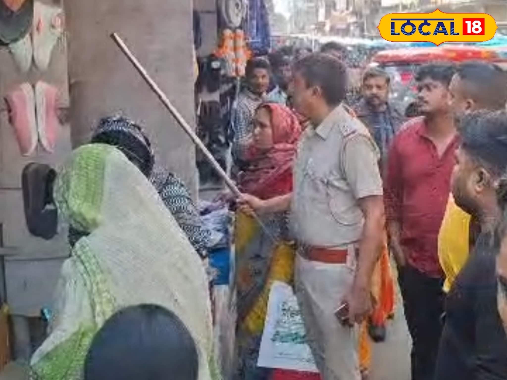 ফুটপাথ ব্যবসায়ীদের বাড়বাড়ন্তে মাথায় হাত পড়ছিল স্থায়ী দোকানদারদের! অবশেষে ফিরল স্বস্তি ফুটপাথ ব্যবসায়ীদের বাড়বাড়ন্তে মাথায় হাত পড়ছিল স্থায়ী দোকানদারদের! অবশেষে ফিরল স্বস্তি