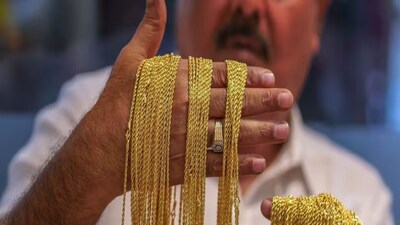 সোনা-রুপোর রেকর্ড দামে বড় সংশোধনের আশঙ্কা উন্মোচন করল বিশেষজ্ঞরা