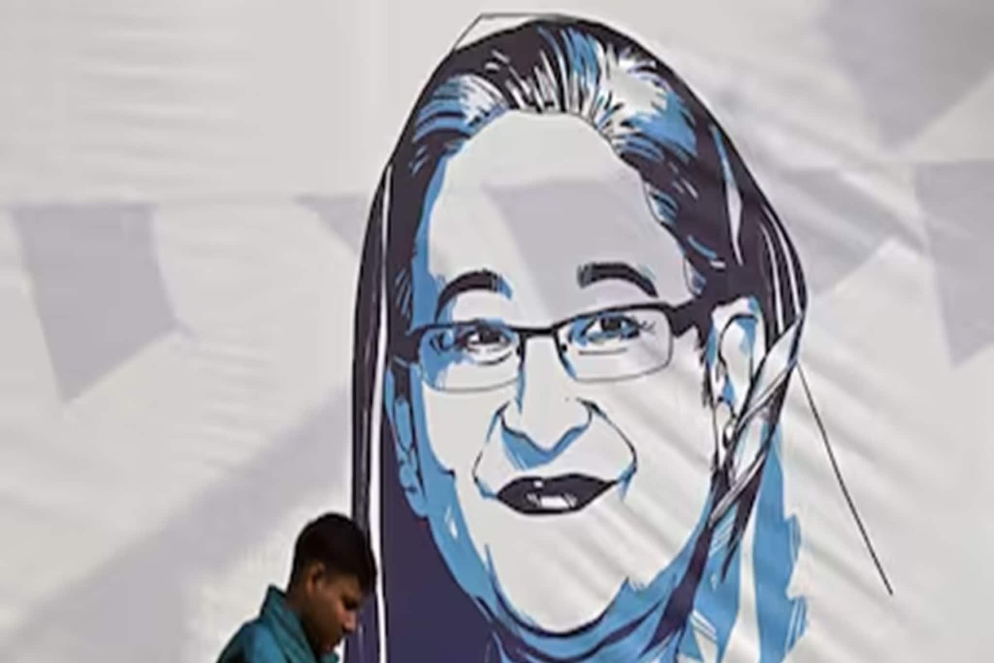 মর্জিমতো বাংলাদেশ চালাচ্ছেন ইউনূস,হাসিনাকে চাপে ফেলতে হাসির পাত্র করছেন আইন-আদালতকেও