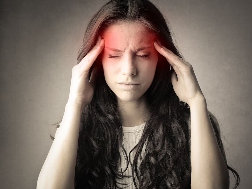 ক্লাস্টার হেডেক: যদি মনে হয় চোখের পিছন দিকে কোনও কিছু খোঁচা দিচ্ছে, তা হলে তা ক্লাস্টার হেডেকের লক্ষণ। চোখের পাতায় এ ধরনের ব্যথার প্রভাব বেশি থাকে। অনেক সময় কিডনির সমস্যা, গলব্লাডারের সমস্যা বা বদহজম হলে এই ধরনের মাথা ব্যথা হয়। সাধারণত ক্লাস্টার হেডেকে মহিলাদের চেয়ে পুরুষরা বেশি ভোগেন।