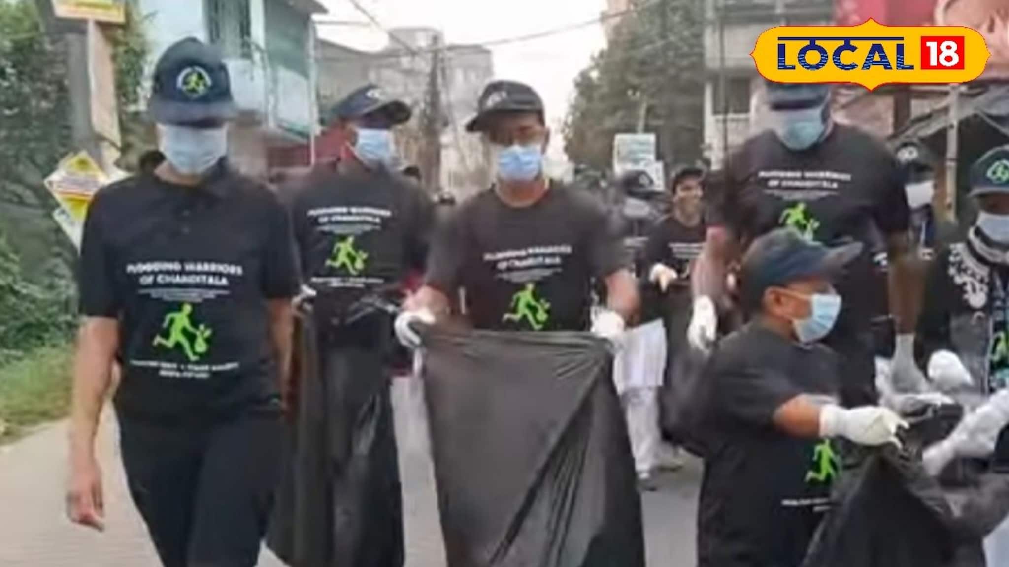 দৌড়তে দৌড়তে শহর সাফ! চণ্ডীতলায় পুলিশের নতুন উদ্যোগে সকালটাই বদলে গেল