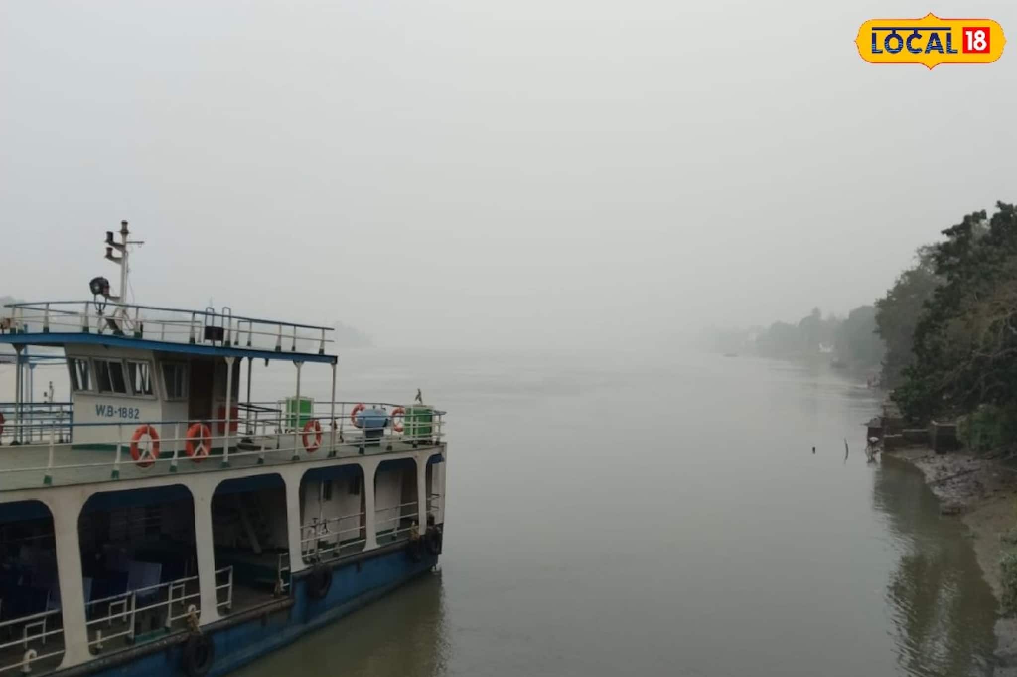 গঙ্গার বুকে ঘন কুয়াশা, হাড় কাঁপানো ঠান্ডা হওয়ার দাপট! হুগলিতে আরও নামবে তাপমাত্রা গঙ্গার বুকে ঘন কুয়াশা, হাড় কাঁপানো ঠান্ডা হওয়ার দাপট! হুগলিতে আরও নামবে তাপমাত্রা
