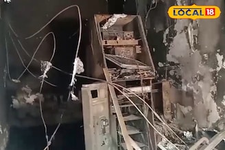 রাতের অন্ধকারে হাওড়ায় পুড়ে খাক এটিএম, টাকা লুট করে আগুন ধরিয়ে দিল দুষ্কৃতীরা