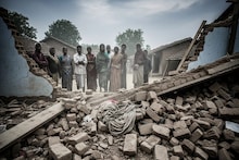 কাঁথা নামাতে গিয়ে বাঁশে টান! নির্মীয়মাণ পাকা বাড়ির একাংশ ধসে মৃত্যু ৩ বছরের শিশুর!