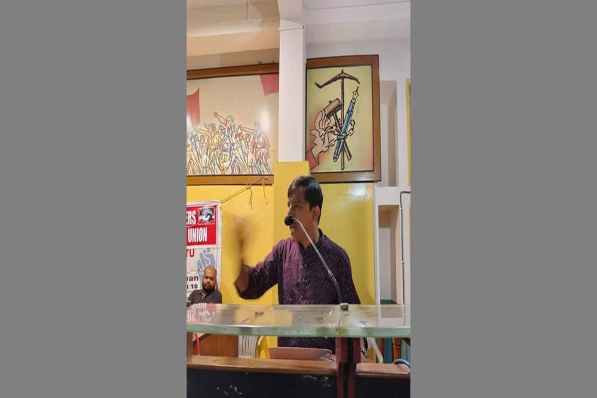 ব্যক্তিগত জীবনে বিতর্কে জড়ানোর অভিযোগ! সিটু নেতা ইন্দ্রজিত ঘোষকে বহিষ্কার করল সিপিআইএম ব্যক্তিগত জীবনে বিতর্কে জড়ানোর অভিযোগ! সিটু নেতা ইন্দ্রজিত ঘোষকে বহিষ্কার করল সিপিআইএম