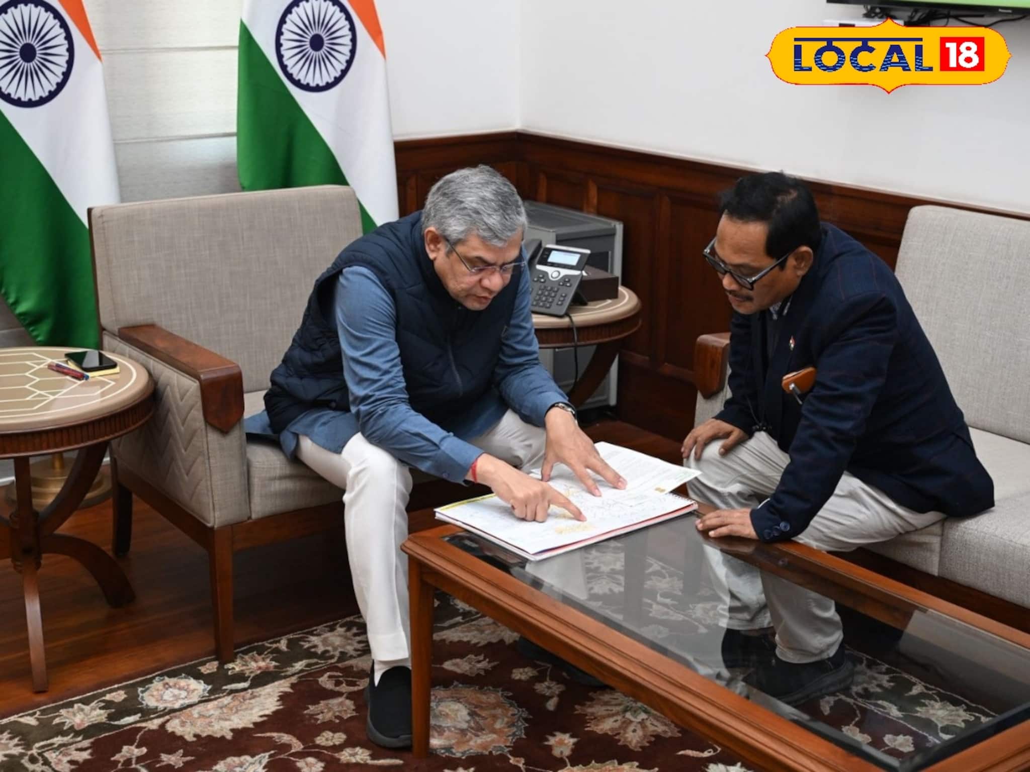 এবার দাবি জোড়া 'অমৃত ভারত এক্সপ্রেস', লিস্ট নিয়ে রেলমন্ত্রীর কাছে হাজির সাংসদ! এবার দাবি জোড়া 'অমৃত ভারত এক্সপ্রেস', লিস্ট নিয়ে রেলমন্ত্রীর কাছে হাজির সাংসদ!