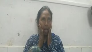 চোয়াল আটকে বিপাকে মহিলা