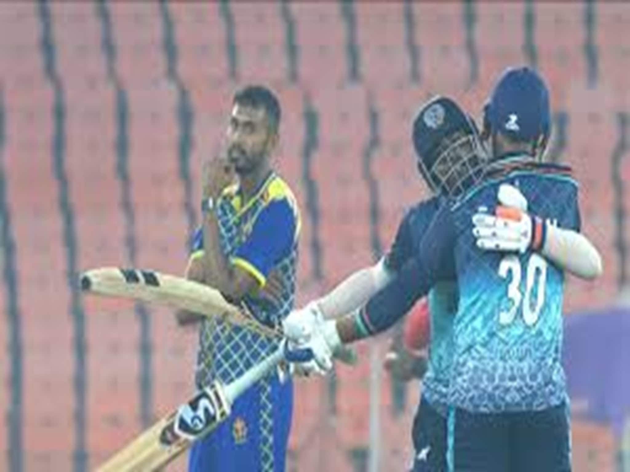 Vijay Hazare Trophy : ৪১২ রান, সেটাও চেজ হয়ে গেল! ঘরোয়া ক্রিকেটে এক ম্যাচে ৮২৫ রান! ঈশান