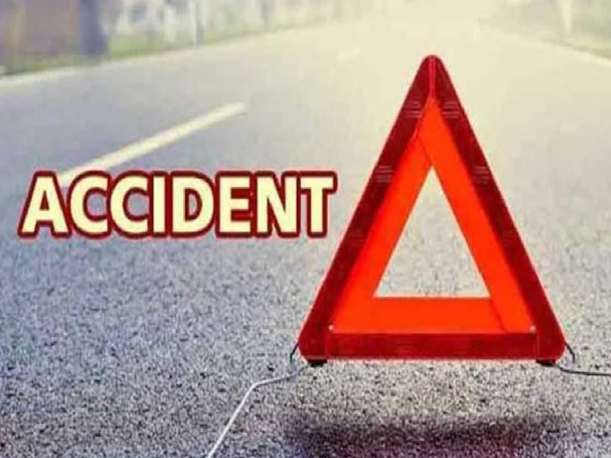 কৃষ্ণনগরে ডাম্পারের পিছনে সজোরে ধাক্কা পিক-আপ ভ্যানের, জখম ২৫ যাত্রী