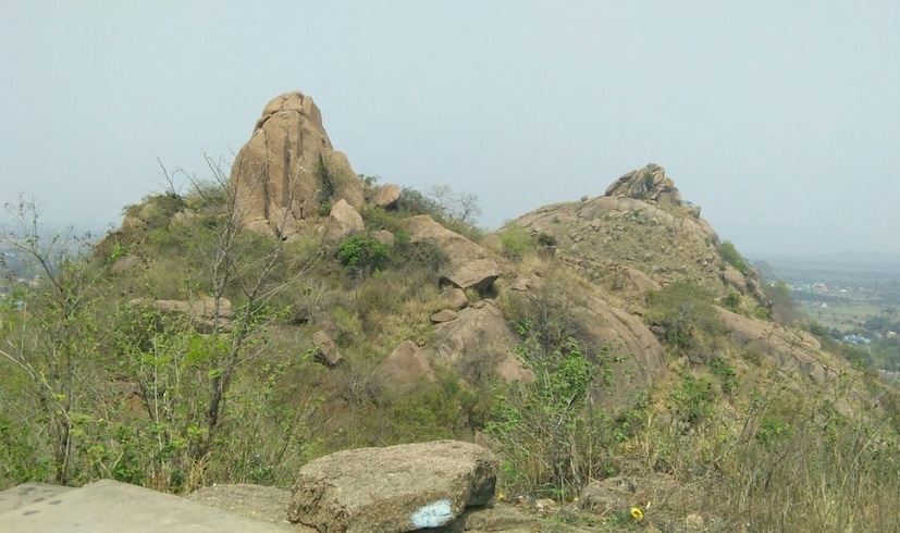 জয়চন্ডী রেলস্টেশন থেকে বাইপাস হয়ে সরাসরি পর্যটন কেন্দ্রে পৌঁছনোর জন্য পৌরসভার পক্ষ থেকে একটি অস্থায়ী রাস্তা তৈরি করা হচ্ছে। সেই অস্থায়ী রাস্তার সংস্কারের কাজ এখন জোর কদমে চলছে।