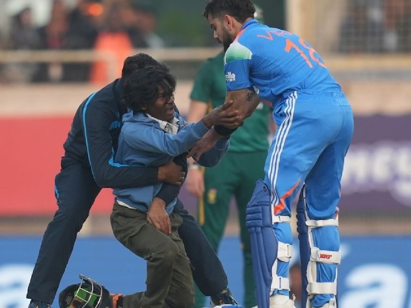 শৌভিকের বাবা গ্রামীণ ডাক্তার। তাঁর মা অঙ্গনওয়াড়ি কর্মী। স্নাতক প্রথম বর্ষের ছাত্র বিরাট কোহলির এই ভক্ত। বাবাকে শৌভিক বলেছিলেন, বিরাট কোহলিকে তিনি একবার ছুঁয়ে দেখতে চান। তবে বাবা ছেলেকে বারবার বারণ করেছিলেন, এমন কোনও কাজ না করতে। ছেলে কথা শোনেনি। 