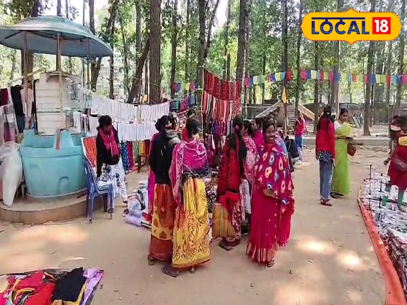 ঝাড়গ্রামের যে অভিনব আয়োজনের কথা বলা হচ্ছে তা হল একটি হাট। যে হাটের কথা বলা হচ্ছে সেই হাট অনেকটা বোলপুর শান্তিনিকেতনের সোনাঝুড়ি হাটের মতোই। ঠিকই ভাবছেন, সোনাঝুড়ি হাটের আদলেই এবার ঝাড়গ্রামে বসছে লাল মাটির হাট। যেখানে মিশে রয়েছে জঙ্গলমহলের নিজস্ব শিল্প-সংস্কৃতি।