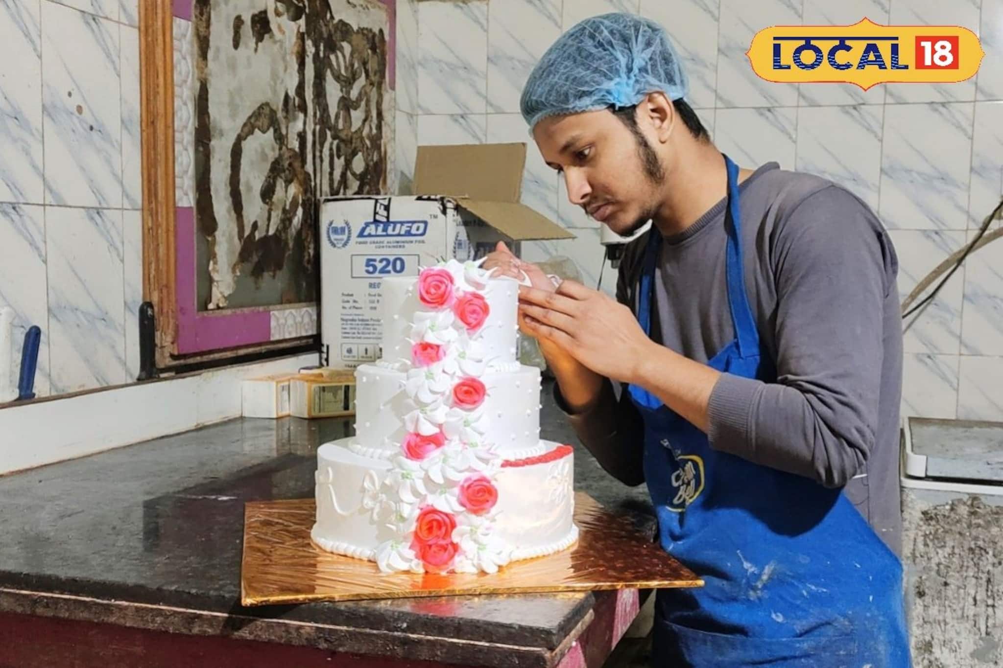 গোটা পাড়া খাবে ইচ্ছামতো! ইয়া বড় বড় কেক মিলছে মালদায়, দামেও হাতে ছ্যাঁকা খাবেন