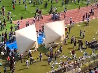 কী অবস্থা স্টেডিয়ামের! কী অবস্থা স্টেডিয়ামের!