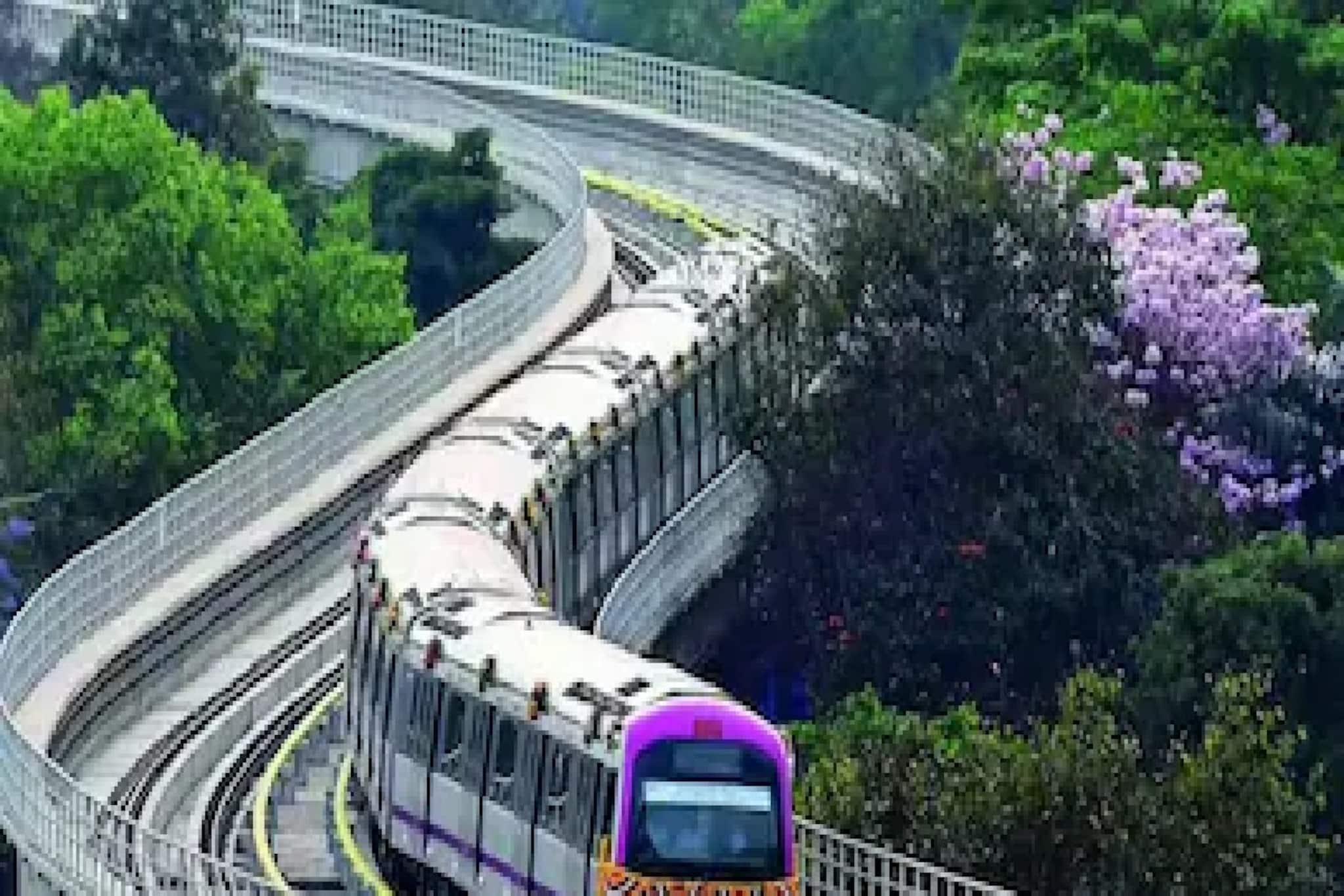 বেঙ্গালুরুতে মেট্রোর সামনে ঝাঁপ দিয়ে মৃত্যু যুবকের! ছিল না পরিচয়পত্র, পার্পল লাইনে স্থগিত