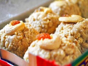 আকাশ ছোঁয়া কনকচুর ধান, পেস্তা, ক্ষীর...! মহার্ঘ হতে পারে জয়নগরের 'মোয়া', কত হবে দাম? আকাশ ছোঁয়া কনকচুর ধান, পেস্তা, ক্ষীর...! মহার্ঘ হতে পারে জয়নগরের 'মোয়া', কত হবে দাম?