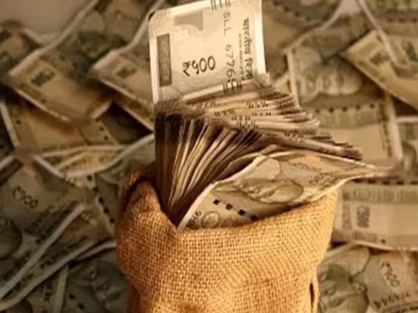 এর অর্থ হল, শুধুমাত্র একই জীবনধারা বজায় রাখার জন্য বছরে ৩,৪৪৬,০৯৫ টাকা খরচ হবে। এর মধ্যে কোনও বিদেশে ছুটি কাটানো, বিলাসবহুল আপগ্রেড বা চিকিৎসা সংক্রান্ত জরুরি অবস্থা অন্তর্ভুক্ত নয়।