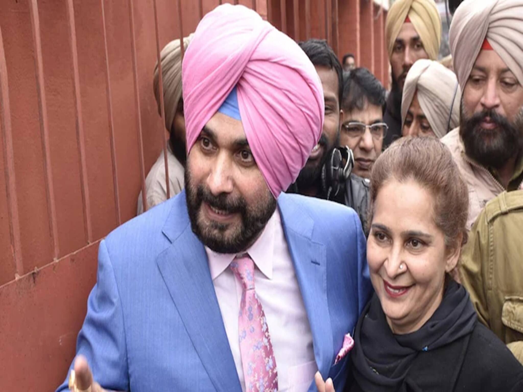 সক্রিয় রাজনীতিতে ফিরতে মুখ্যমন্ত্রী মুখ হতে চান  নভজ্যোত সিং সিধু! তবে কি কংগ্রেস ত্যাগ? সিধু পত্নীর মন্তব্যে বাড়ছে জল্পনা