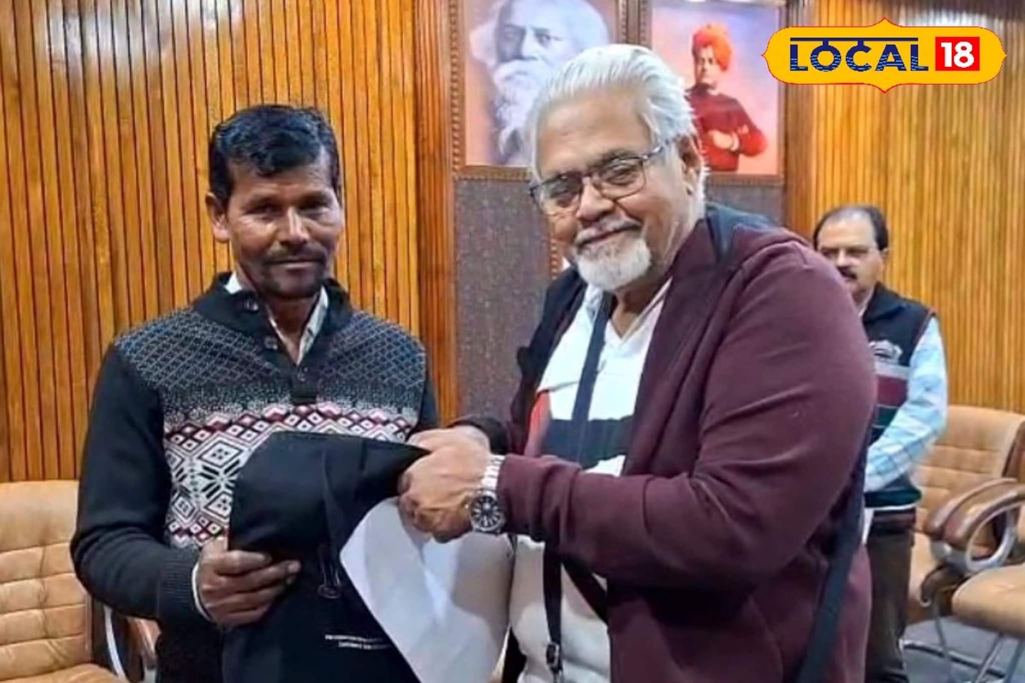 পুরসভায় উদ্ধার ব্যাগে পাসপোর্ট-ডলার! তোলপাড় করা কাণ্ডে এবার সামনে এল আসল কারণ পুরসভায় উদ্ধার ব্যাগে পাসপোর্ট-ডলার! তোলপাড় করা কাণ্ডে এবার সামনে এল আসল কারণ