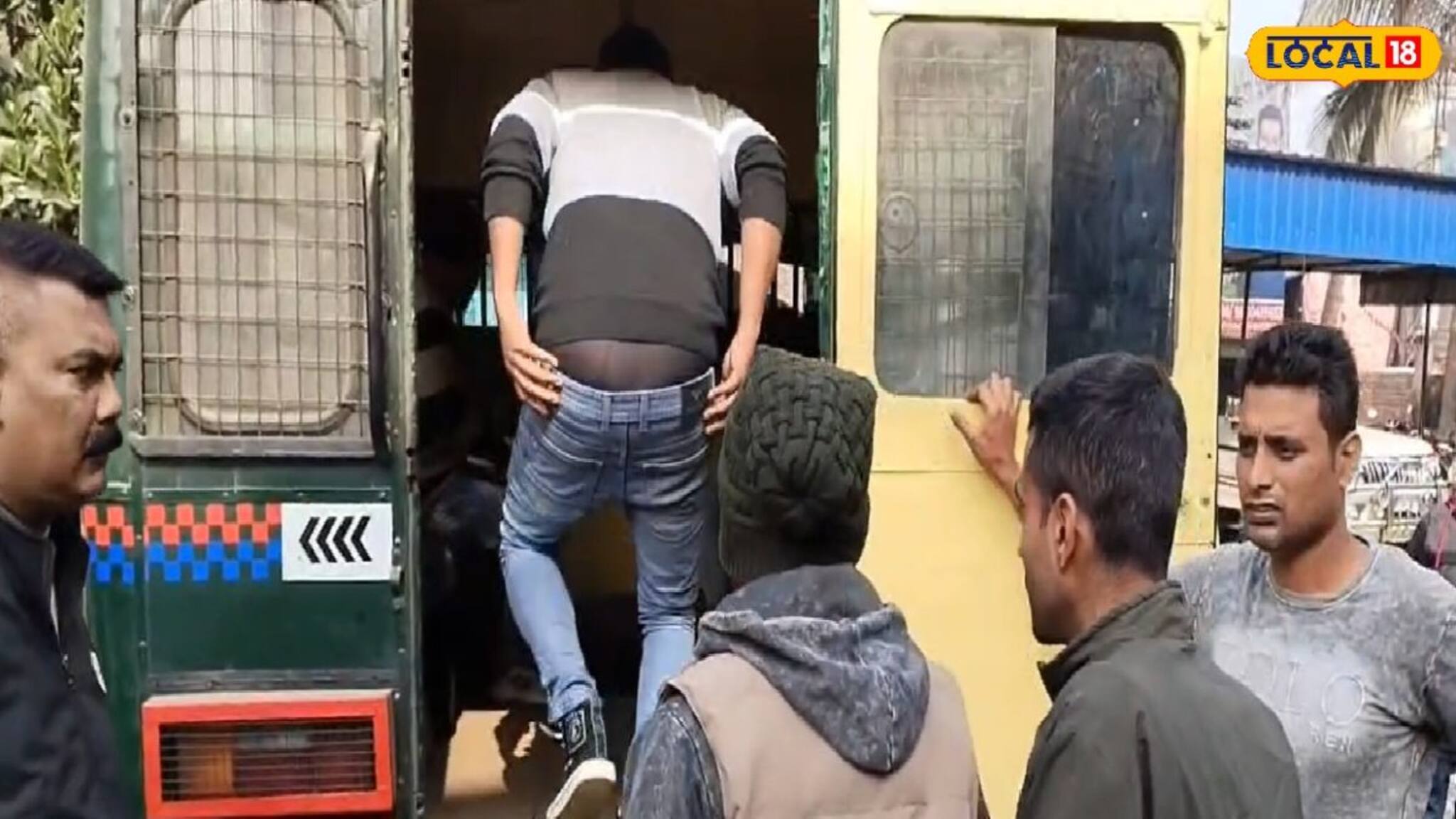 পরীক্ষা হলে গোপন ডিভাইস, পুলিশ নিয়োগেও জালিয়াতি! পর্দাফাঁস করল গাইঘাটা থানা