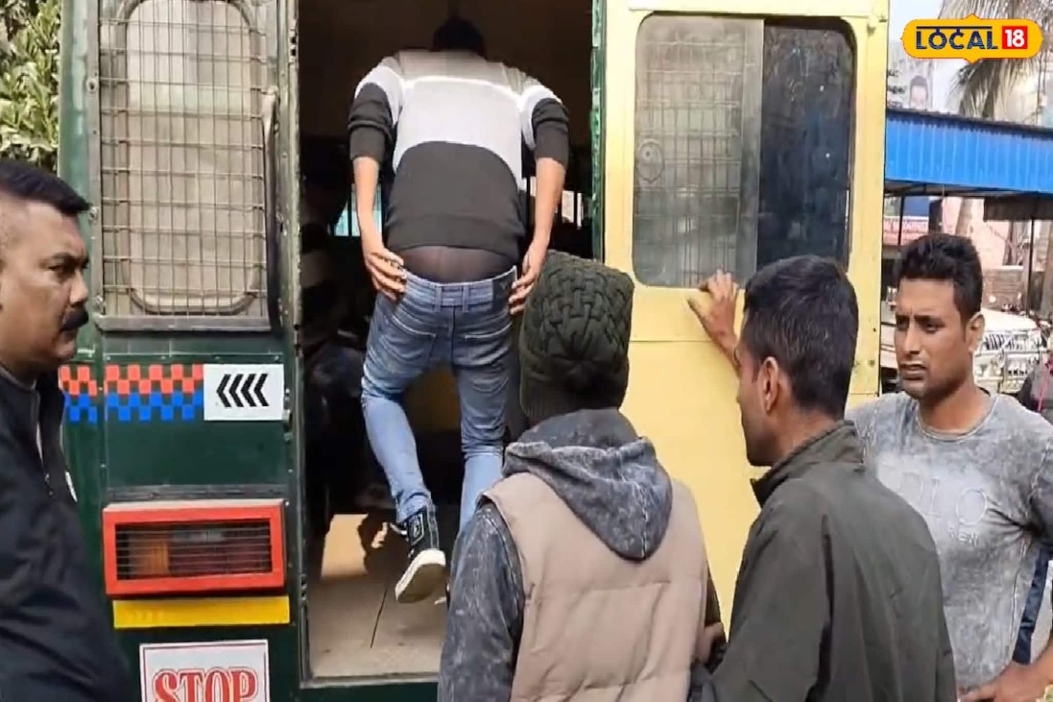 পরীক্ষা হলে গোপন ডিভাইস, পুলিশ নিয়োগেও জালিয়াতি! পর্দাফাঁস করল গাইঘাটা থানা