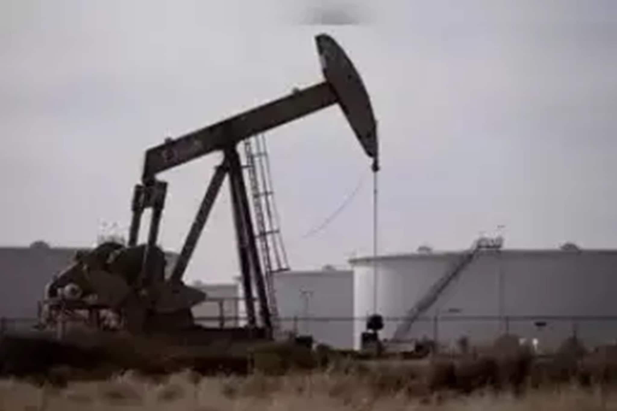 অশোকনগর ওয়েল ফিল্ড থেকে তেল উত্তোলন কবে থেকে? সংসদে জানিয়ে দিলেন কেন্দ্রীয় মন্ত্রী অশোকনগর ওয়েল ফিল্ড থেকে তেল উত্তোলন কবে থেকে? সংসদে জানিয়ে দিলেন কেন্দ্রীয় মন্ত্রী