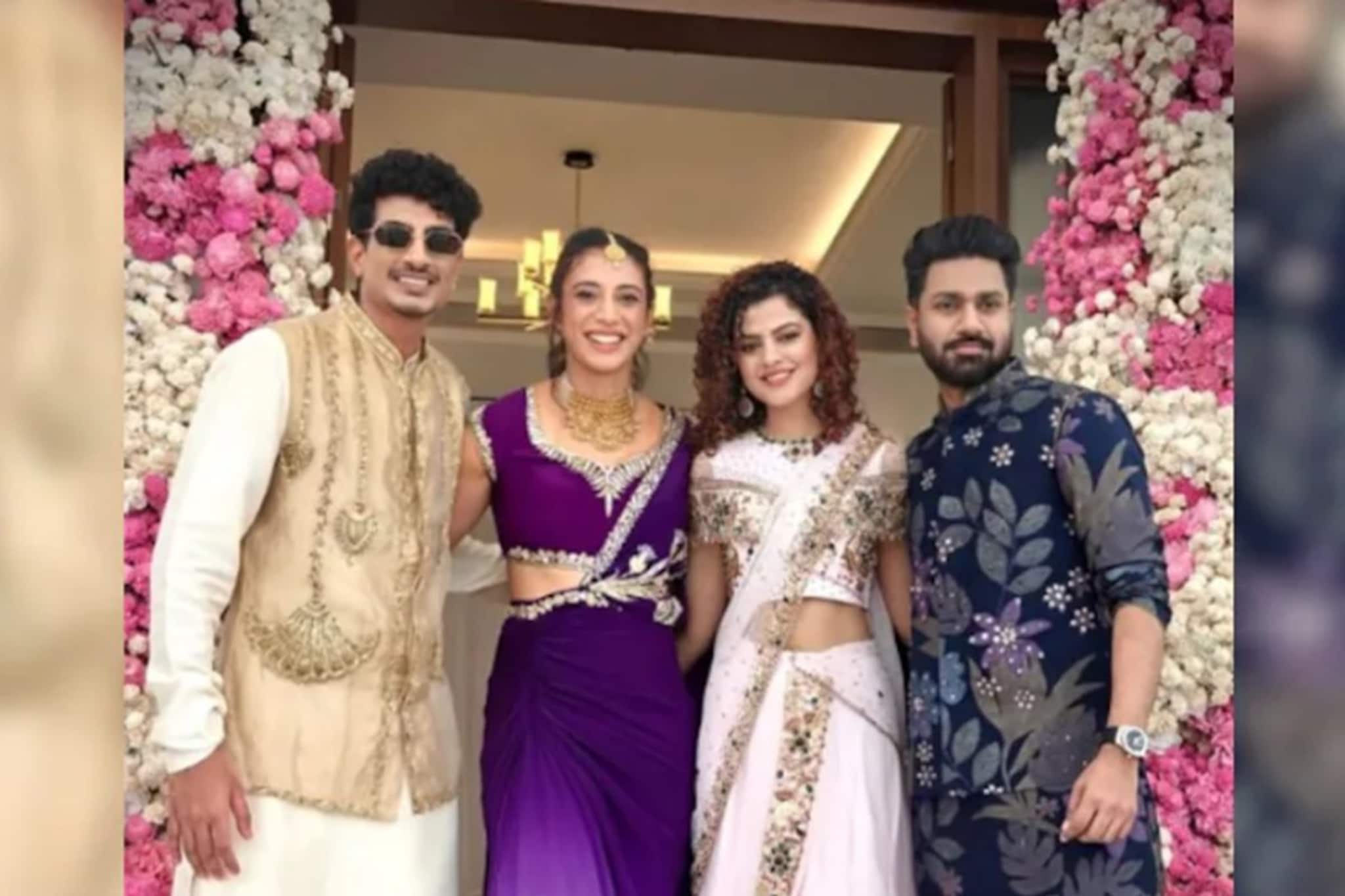 Palaash Muchchal-Smriti Mandhana: স্মৃতি মন্দানা-পলাশকে নিয়ে অনেক জল ঘোলা হয়েছে, ছেলের বাড়িই প্রথম মুখ খুলল, পলাশের দিদি জানিয়ে দিলেন কী পরিস্থিতি Palaash Muchchal-Smriti Mandhana: স্মৃতি মন্দানা-পলাশকে নিয়ে অনেক জল ঘোলা হয়েছে, ছেলের বাড়িই প্রথম মুখ খুলল, পলাশের দিদি জানিয়ে দিলেন কী পরিস্থিতি