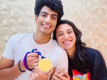 সুন্দর সম্পর্কের করুণ পরিণতি! স্মৃতি-পলাশের বিয়ে তো ভাঙলই, এবার কোর্ট-কাছারির পালা সুন্দর সম্পর্কের করুণ পরিণতি! স্মৃতি-পলাশের বিয়ে তো ভাঙলই, এবার কোর্ট-কাছারির পালা