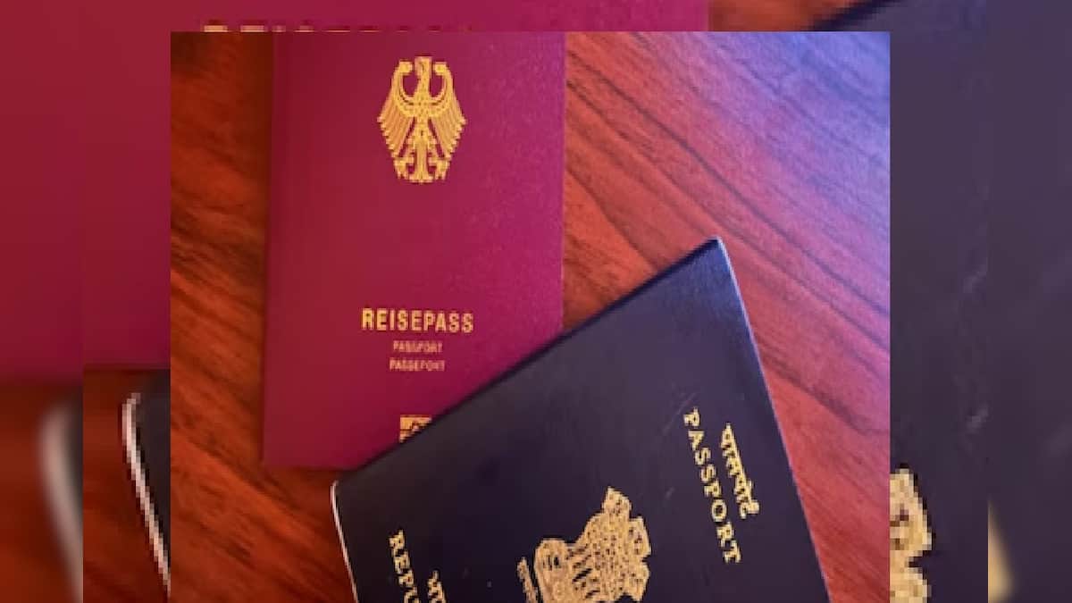 Indian Passport: বিদেশের নাগরিকত্ব পাওয়ার জন্য মুখিয়ে থাকে মানুষ! সেখানে ‘এই’ উদ্যোগপতি জার্মানিতে ৯ বছর থেকেও ছাড়েননি ভারতীয় পাসপোর্ট Indian Passport: বিদেশের নাগরিকত্ব পাওয়ার জন্য মুখিয়ে থাকে মানুষ! সেখানে ‘এই’ উদ্যোগপতি জার্মানিতে ৯ বছর থেকেও ছাড়েননি ভারতীয় পাসপোর্ট