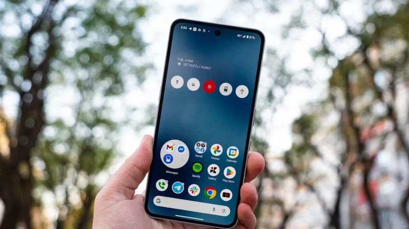 এর জন্য ইউজারদের পাওয়ার এবং ভলিউম ডাউন বাটন টিপতে হবে। ফোনটি চালু হওয়া এবং ফাস্টবুট মোড প্রদর্শিত না হওয়া পর্যন্ত অপেক্ষা করতে হবে। 