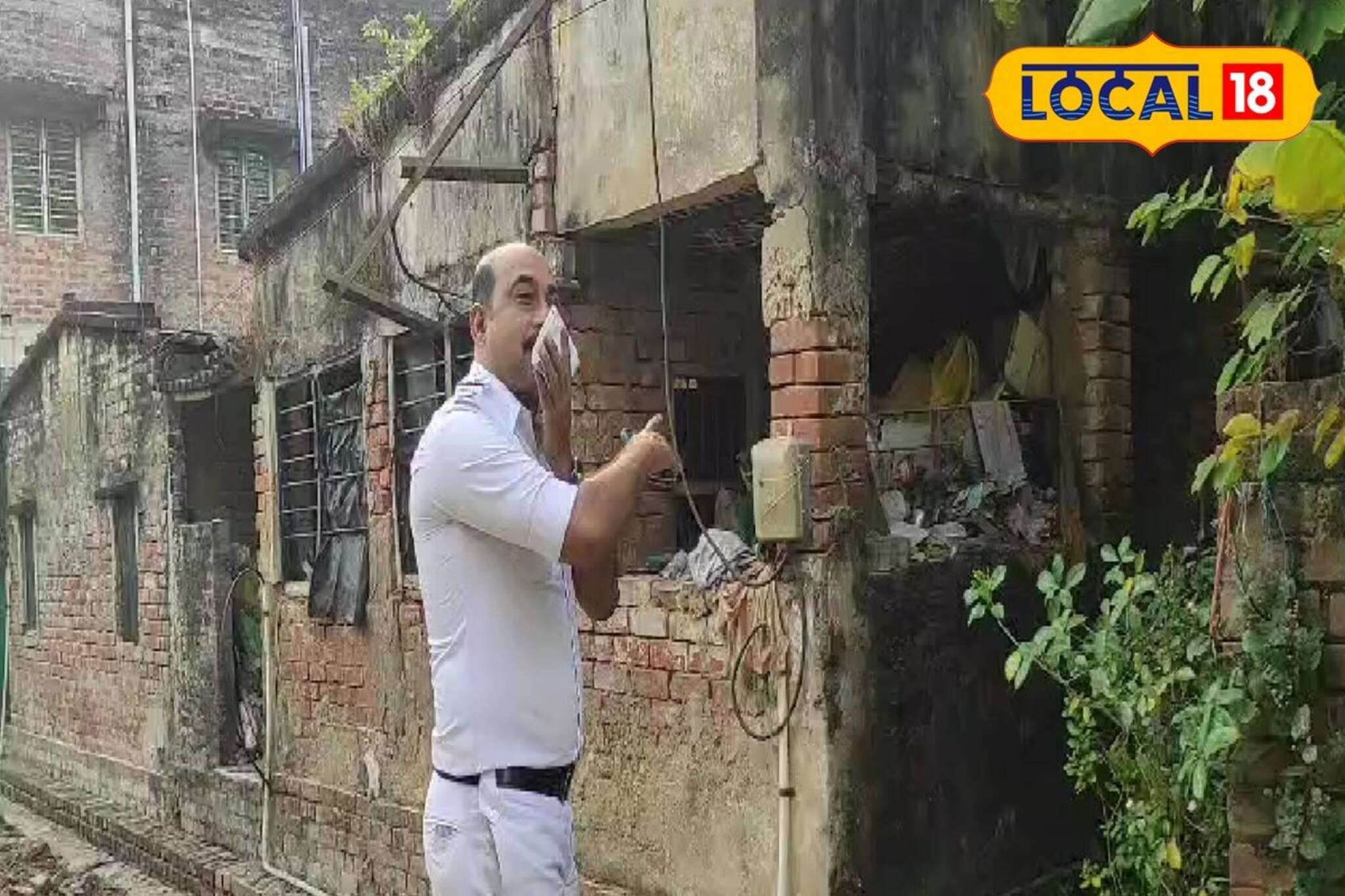 ৪ বছর ধরে নিঃসঙ্গ! বাড়িতে পড়ে ৬৮ বছর বৃদ্ধের পচা-গলা দেহ, দুর্গন্ধে টেকা দায় হুগলিতে