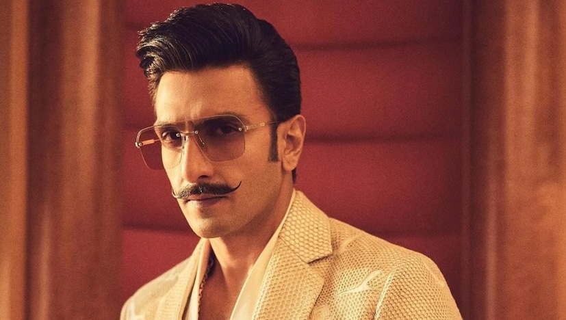 বলিউডে পা রাখা সহজ নয়। প্রতিদিন, অনেক মানুষ মুম্বইতে আসে অনেক স্বপ্ন - অভিনেতা হওয়ার জন্য। রণবীর সিংও তার ব্যতিক্রম ছিলেন না। তিনি হয়তো এখন বলিউডের প্রথম সারির নায়ক, কিন্তু কয়েক বছর আগে পর্যন্ত তাঁর জীবন একই রকম ছিল না। বলিউডে পা রাখা সহজ নয়। প্রতিদিন, অনেক মানুষ মুম্বইতে আসে অনেক স্বপ্ন - অভিনেতা হওয়ার জন্য। রণবীর সিংও তার ব্যতিক্রম ছিলেন না। তিনি হয়তো এখন বলিউডের প্রথম সারির নায়ক, কিন্তু কয়েক বছর আগে পর্যন্ত তাঁর জীবন একই রকম ছিল না।