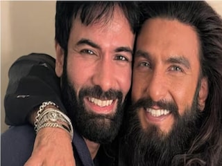 ‘ধুরন্ধর’ আর কী দেখছেন...! দ্বিতীয় পর্বে আরও বড় চমকের ইঙ্গিত দিলেন রণবীর সিং! কেমন হবে সে ছবি? ‘ধুরন্ধর’ আর কী দেখছেন...! দ্বিতীয় পর্বে আরও বড় চমকের ইঙ্গিত দিলেন রণবীর সিং! কেমন হবে সে ছবি?