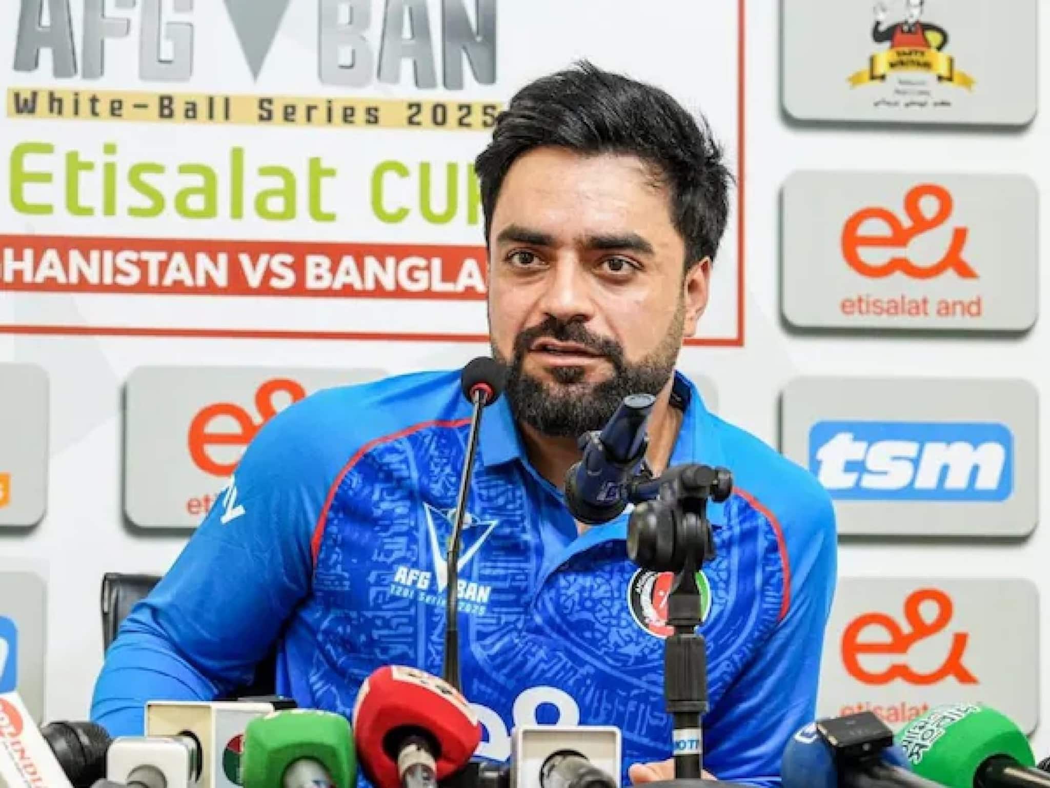 “বুলেটপ্রুফ গাড়ি দরকার”, তারকা ক্রিকেটার রশিদ খানের প্রাণহানির আশঙ্কা