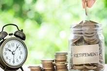 Is 2 Crore Rupees Enough For Retirement: এখন হাতে ২ কোটি টাকা থাকলেও আনন্দিত হবেন না, জানুন চিন্তামুক্ত অবসর জীবনযাপনের জন্য প্রতি মাসে কত টাকার প্রয়োজন