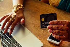 এক Credit Card দিয়ে অন্য ক্রেডিট কার্ডের বিল পরিশোধ করা যায়? আসলে কী হয় জেনে নিন এখনই