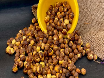 বাজারে ছেয়েছে নকল ছোলা ভাজায়, খেলেই ক্যানসারের ঝুঁকি, কীভাবে বুঝবেন ছোলা নকল কি না? বাজারে ছেয়েছে নকল ছোলা ভাজায়, খেলেই ক্যানসারের ঝুঁকি, কীভাবে বুঝবেন ছোলা নকল কি না?