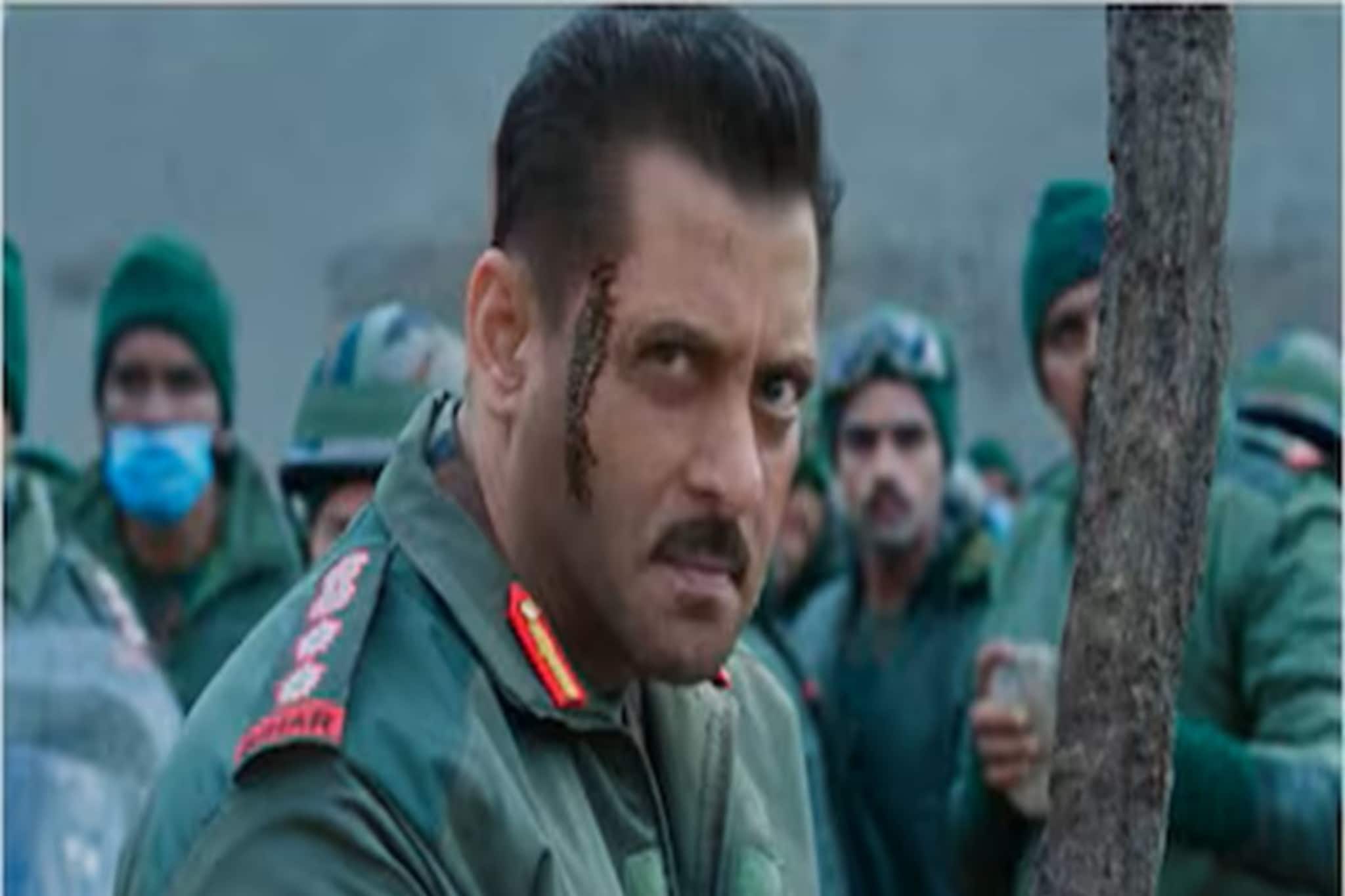 এবার বড় পর্দায় গালওয়ানের রক্তক্ষয়ী সংঘর্ষ! মুক্তি পেল টিজার, জন্মদিনে ভক্তদের উপহার এবার বড় পর্দায় গালওয়ানের রক্তক্ষয়ী সংঘর্ষ! মুক্তি পেল টিজার, জন্মদিনে ভক্তদের উপহার