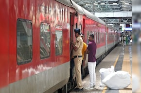 ৬ স্টেশন থেকে ৮ জন...! 'অপারেশন নানহে ফারিস্তে' অভিযানে কামাল করল RPF পূর্বরেল