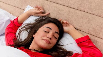 রাত ২টো ৩টে ৪টেয়, ঘুম, ঘুম ভাঙা, ঘুম, ঘুম ভাঙার সঙ্কেত, আচমকা ঘুম ভেঙে যাচ্ছে, প্রকৃতির একটি গুরুত্বপূর্ণ সঙ্কেত, অবহেলা করবেন না, জানুন কী করবেন, শুনে নিন বিশেষজ্ঞের পরামর্শ,  রাত ২টো ৩টে ৪টেয় হঠাৎ ঘুম ভেঙে যাওয়ার অর্থ কী, গভীর প্রাকৃতিক সঙ্কেত, কী করতে হবে জানা জরুরি, আচমকা ঘুমভাঙার কারণ, হঠাৎ ঘুম ভাঙা, রাতে আচমকা ঘুম ভাঙা, নিদ্রাহীনতা, জ্যোতিষ, ব্রাক্ষ্ম মুহূর্ত, জ্যোতিষ পরামর্শ, শুভ মুহূর্ত, বিশেষ বার্তা, প্রকৃতির বার্তা, ভোরে হঠাৎ ঘুম ভাঙলেই কী করা উচিত নয়, ঘুম ভেঙে গেলে কী করবেন, হঠাৎ রাতে ঘুম ভাঙার অর্থ কী, সৌভাগ্য, কখন ঘুম ভাঙলে শুভ, ঘুমের শুভ অশুভ, সকালে ঘুম ভাঙলেই এই কাজ করবেন না, সকালের ভুল অভ্যাস, স্বাস্থ্য, স্বাস্থ্যকর অভ্যাস, অস্বাস্থ্যকর অভ্যাস, তাড়াহুড়ো করে ঘুম থেকে ওঠা, ঘুম ভাঙা, ভোরবেলা ঘুম ভাঙা, ভোরে ঘুম ভাঙার কী কারণ, ঘুমোনোর সেরা নিয়ম, ঘুম থেকে উঠেই কী করবেন, ঘুম থেকে উঠেই কী করবেন না, কখন ঘুম থেকে উঠবেন, ঘুমের সঠিক নিয়ম, স্লিপ, কিসের অভাবে ঘুম হয় না, কোন জিনিসের অভাবে ঘুম আসে না, সাধারণ জ্ঞান, ট্রেন্ডিং কুইজ, ট্রেন্ডিং জিকে, জেনারেল নলেজ, সাধারণ জ্ঞান, শরীর সংক্রান্ত সাধাৰণ জ্ঞান, শরীর, স্বাস্থ্য সংক্রান্ত সাধারণ জ্ঞানগভীর ঘুম, কী করলে আসবে গভীর ঘুম, ঘুম আনার উপায়, আয়ুর্বেদিক উপায়ে আসবে ঘুম, ঘুম আসছে না, ঘুম ভাল হচ্ছে না, ঘুম না এলে কী করবেন, ঘুম না ভাল হলে কী করবেন, বয়স অনুযায়ী কত ঘণ্টা ঘুমানো উচিত