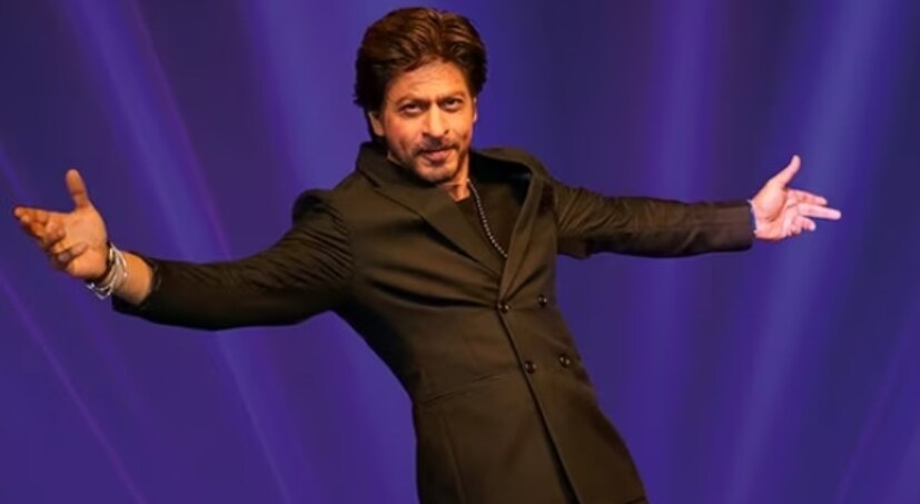 পৃথিবীর যে ফিল্ম ইন্ডাস্ট্রিতেই অনেক দূর পর্যন্ত পড়াশোনা করেছেন, এমন নায়ক এবং নায়িকাদের সংখ্যা তুলনামূলকভাবে কম। কারণটা কেরিয়ার, তার বেশি আর কিছুই নয়। খুব অল্প বয়স থেকে শুরু হয়ে যায় অভিনয়ের যাত্রা, ফলে কলেজের পড়াশোনা সবার পক্ষে শেষ করা সম্ভব হয় না। এই তো দিন কয়েক আগেই এক ইন্টারভিউতে জানিয়েছিলেন ববি দেওল, তাঁর ছোট ছেলে আর পড়া শেষ করতে চাইছেন না!