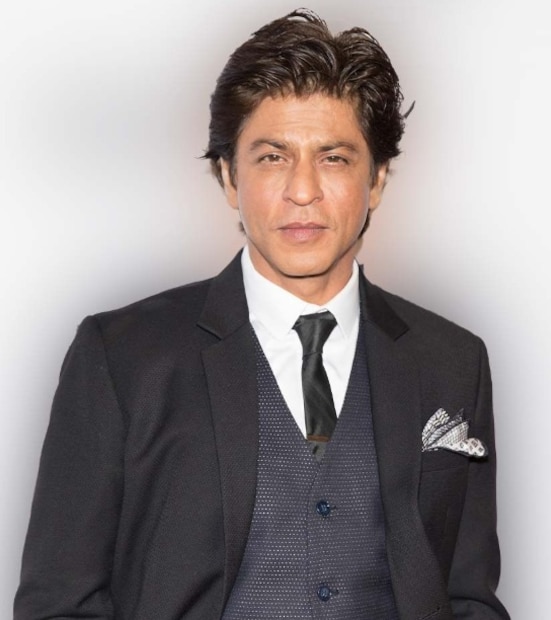 যদিও শাহরুখ খানের ক্ষেত্রে ব্যাপারটা তা নয়। বলিউডের এক নম্বর সুপারস্টার হওয়ার অনেক আগে তিনি একজন কলেজের ছাত্র ছিলেন, যিনি শিক্ষাজীবন এবং নিজের স্বপ্নের সঙ্গে তাল মিলিয়ে কাজ করতেন।