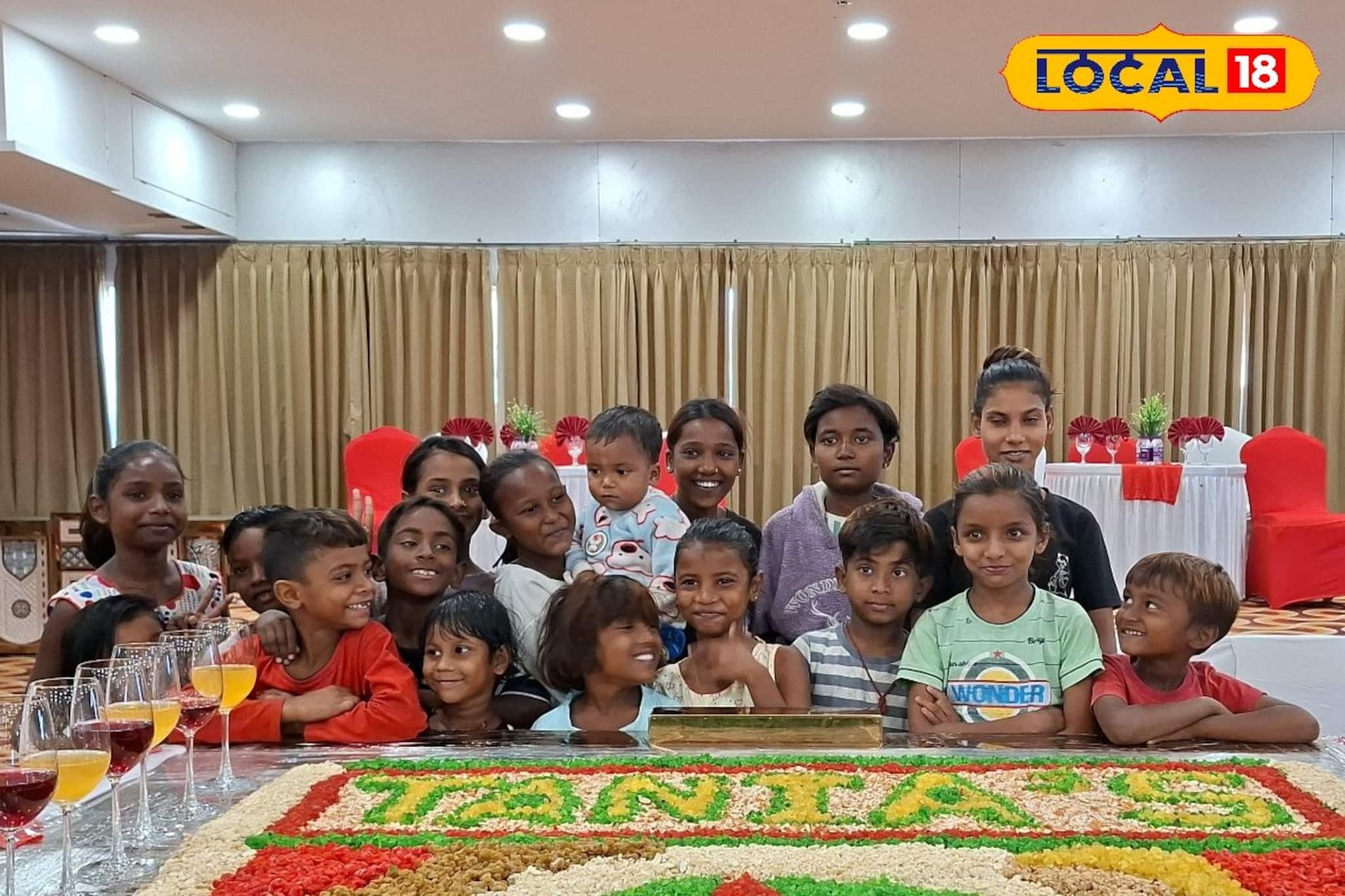 বড়দিনের প্রস্তুতি শুরু, সামনে থেকে দেখল পথশিশুরা! সময় এলেই পাওয়া যাবে সুস্বাদু কেক