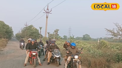 গ্রামে ঘুরছে পুলিশ গ্রামে ঘুরছে পুলিশ