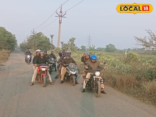 গ্রামে ঘুরছে পুলিশ