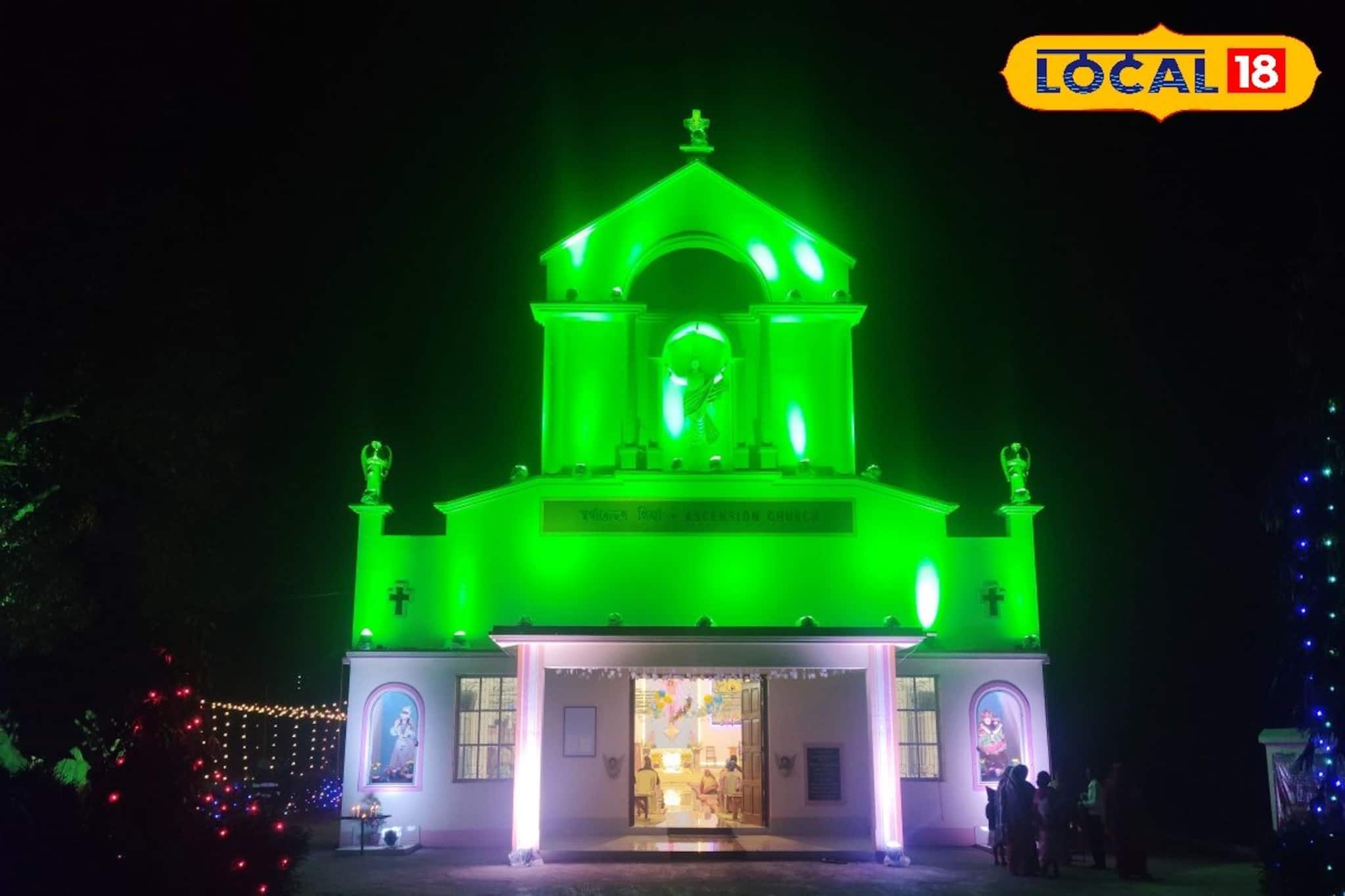 বড়দিনের আলোয় ঝলমল করছে খাড়ির স্বর্গারোহণ গির্জা, সাহেববাড়ি চার্চে সাতদিনের বিশাল উৎসব